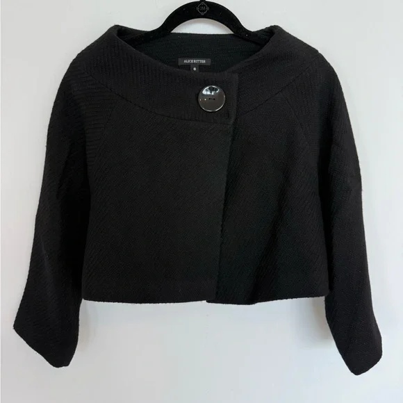 Elegant Black Cropped Jacket - Picture 1 of 6